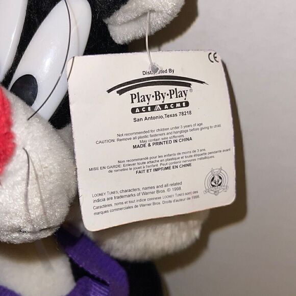 Vintage Looney Tunes 13” Slyvester the Cat Plush holding a baby chick NWT - Picture 9 of 12